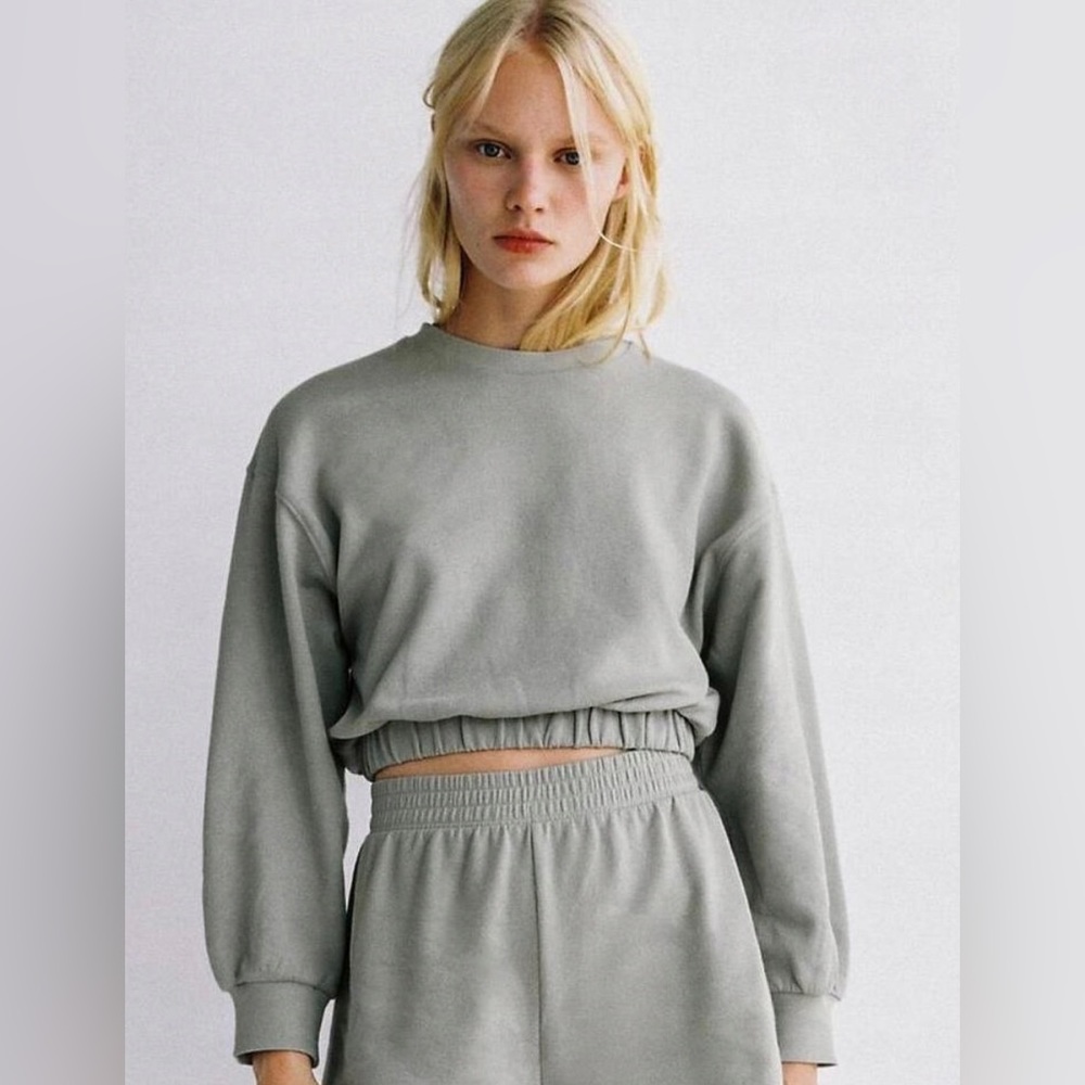 Zara NWT Cropped & Cinched Sweatshirt